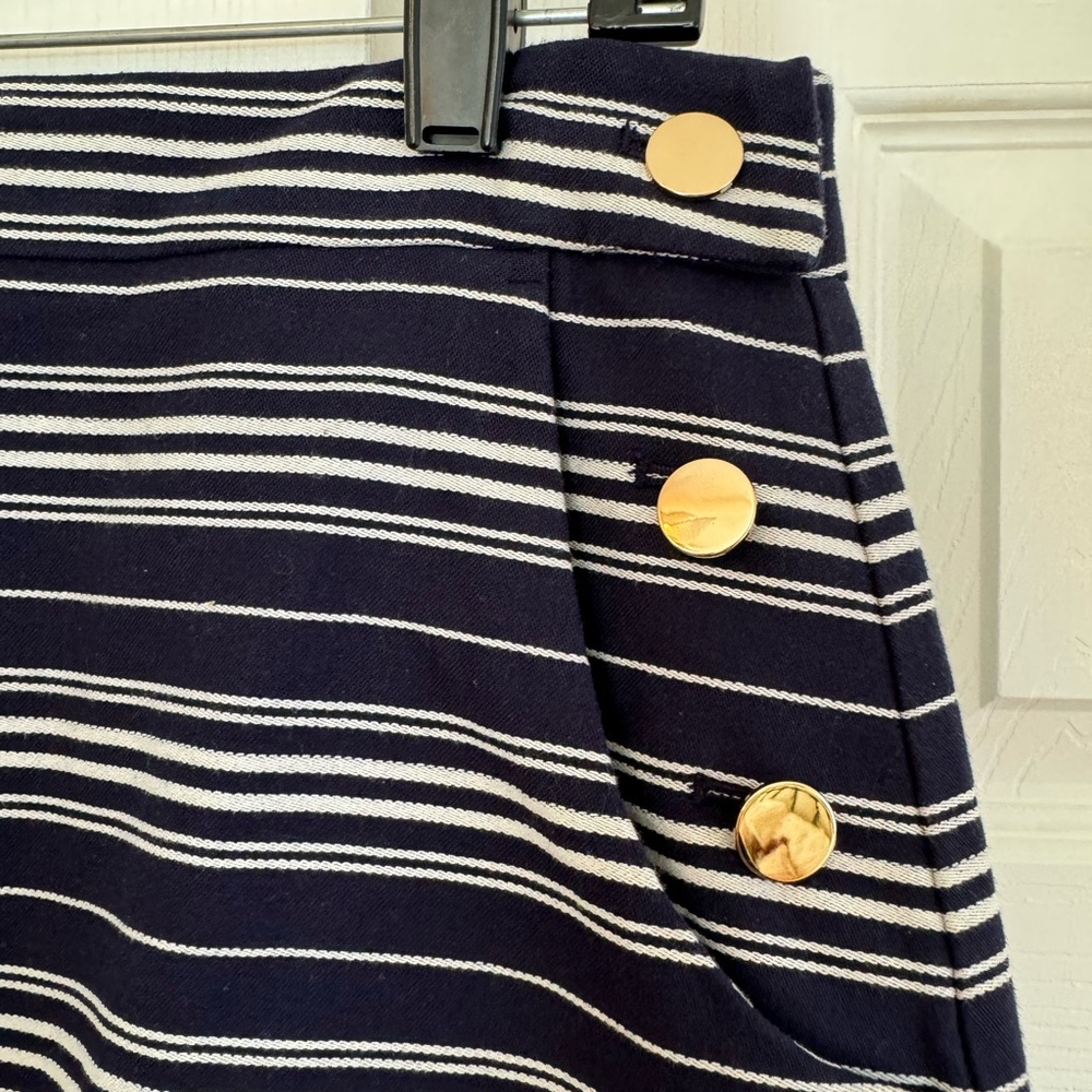 Beautiful Loft Skirt - Picture 2 of 5